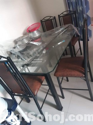 Dinning Table with 4 Chairs